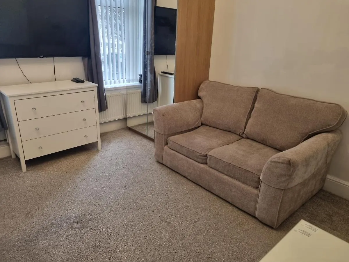 Private Luxury Double Room In Cardiff