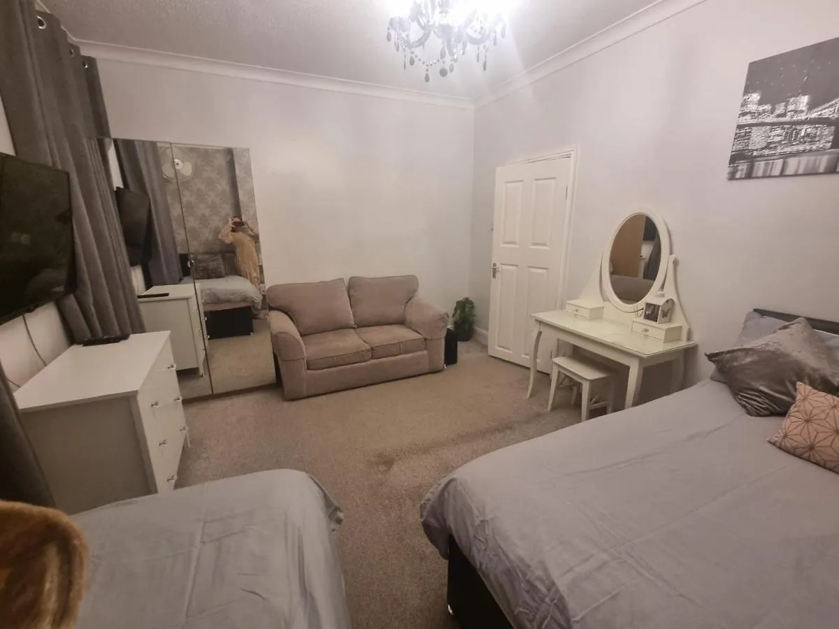 Private Luxury Double Room In Cardiff