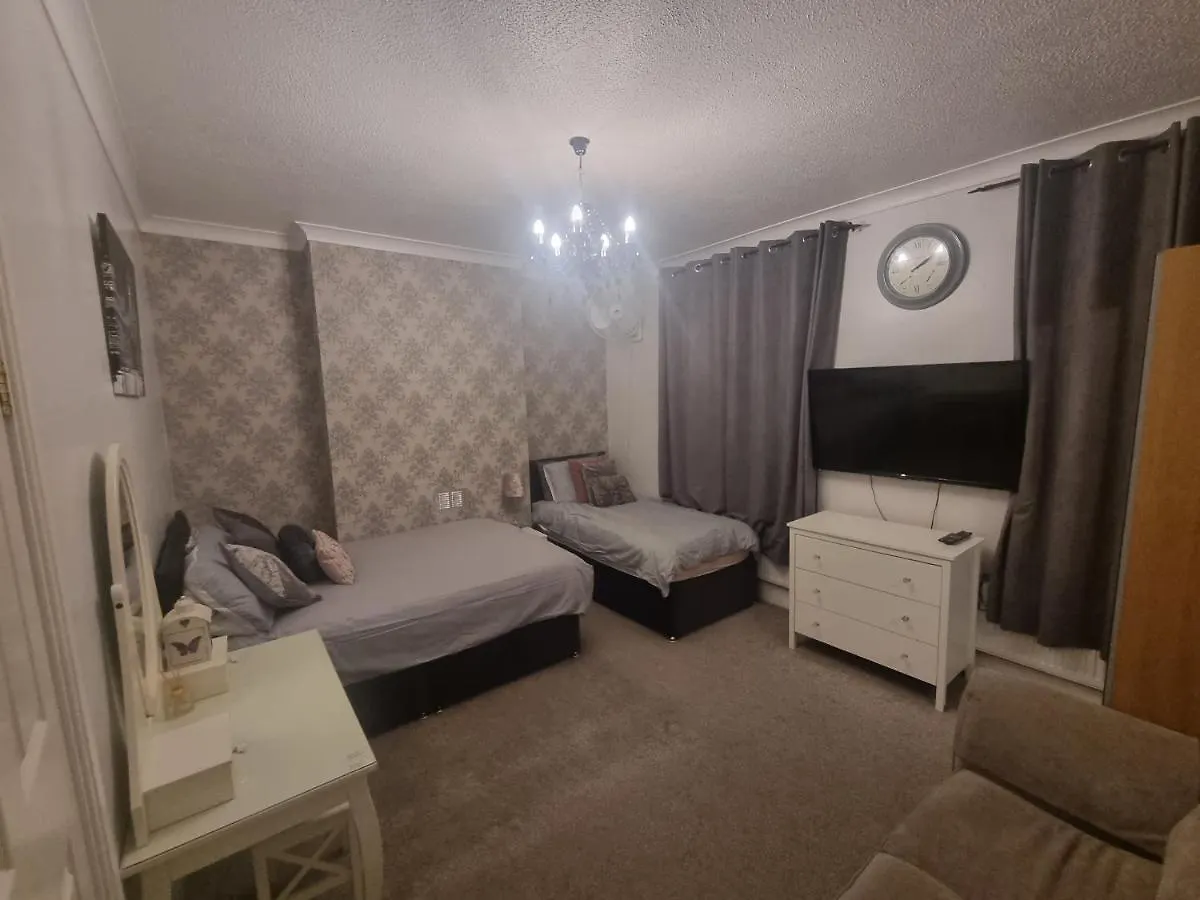 Private Luxury Double Room In Cardiff United Kingdom