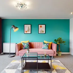 Stunning City Apartment! Sleeps 8 Cardiff